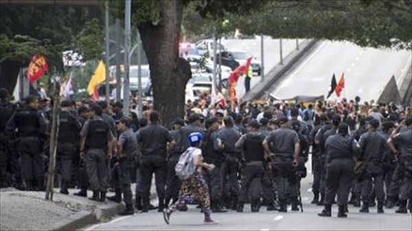 Brazil mobilizes 157,000 cops and troops for World Cup security