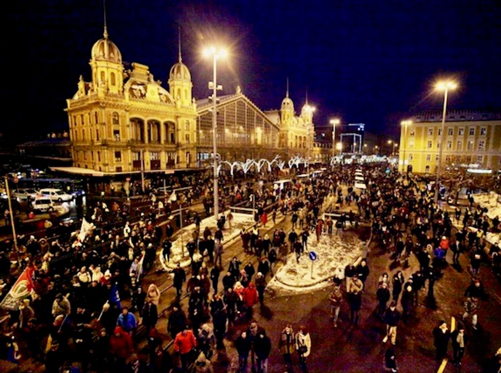 Thousands protest 'slave law' in Budapest