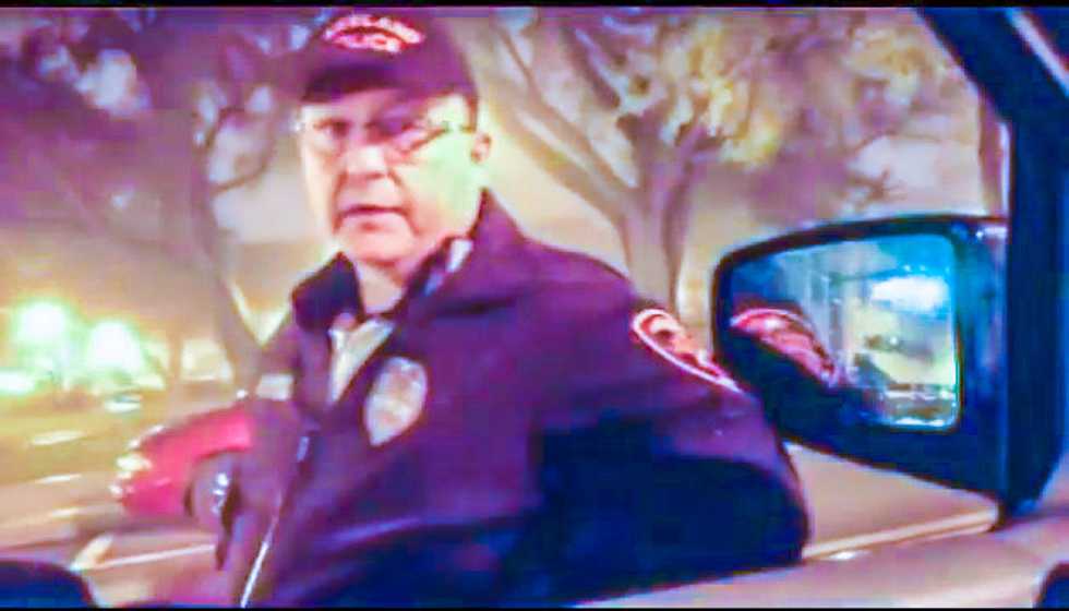 Florida cop doesn't like being filmed, has activist falsely detained for public masturbation