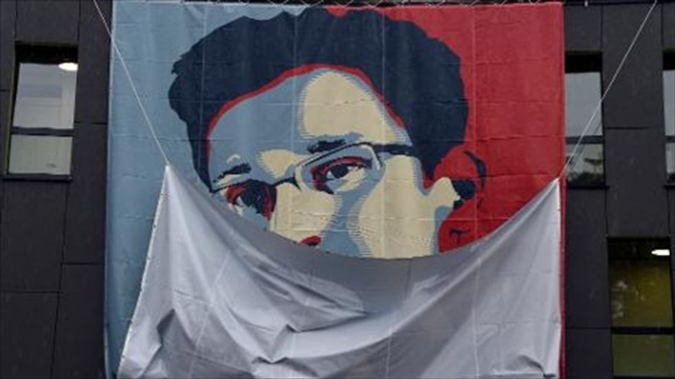 German lawmakers vote to attempt to question Edward Snowden