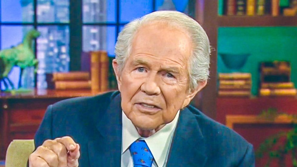 Pat Robertson unloads on Bush for latest Iraq crisis: 'We were sold a bill of goods!'