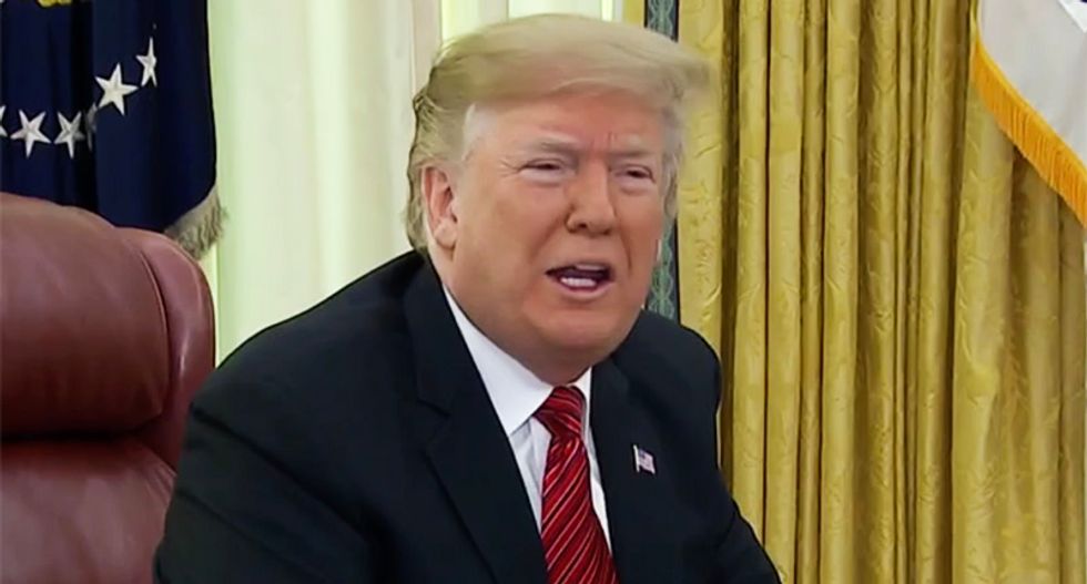 Trump bizarrely claims 'many' federal workers want to go without paychecks until he gets his wall