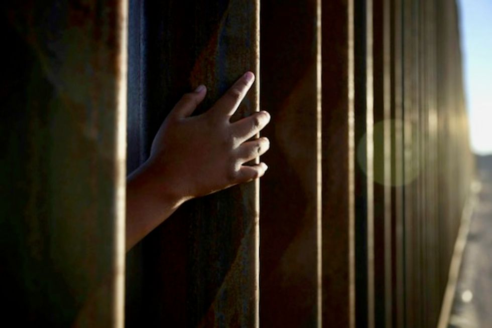 Trump still weighing emergency declaration for border wall: spokeswoman