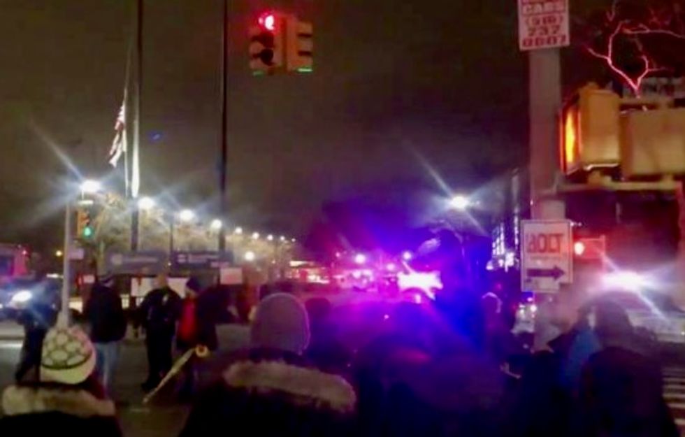 Bright light in big city mystifies New Yorkers after transformer fire