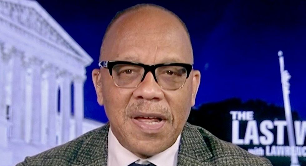 'He ought to read this book Art of the Deal': Pulitzer-winning reporter hilariously mocks Trump's dealmaking skills in shutdown