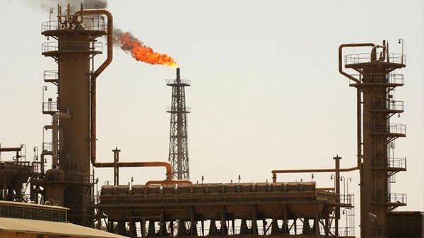 Oil prices climb as sectarian violence in Iraq continues