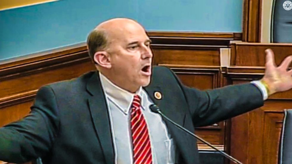Louie Gohmert demands Obama stop 'luring' lice and scabies-ridden immigrant children