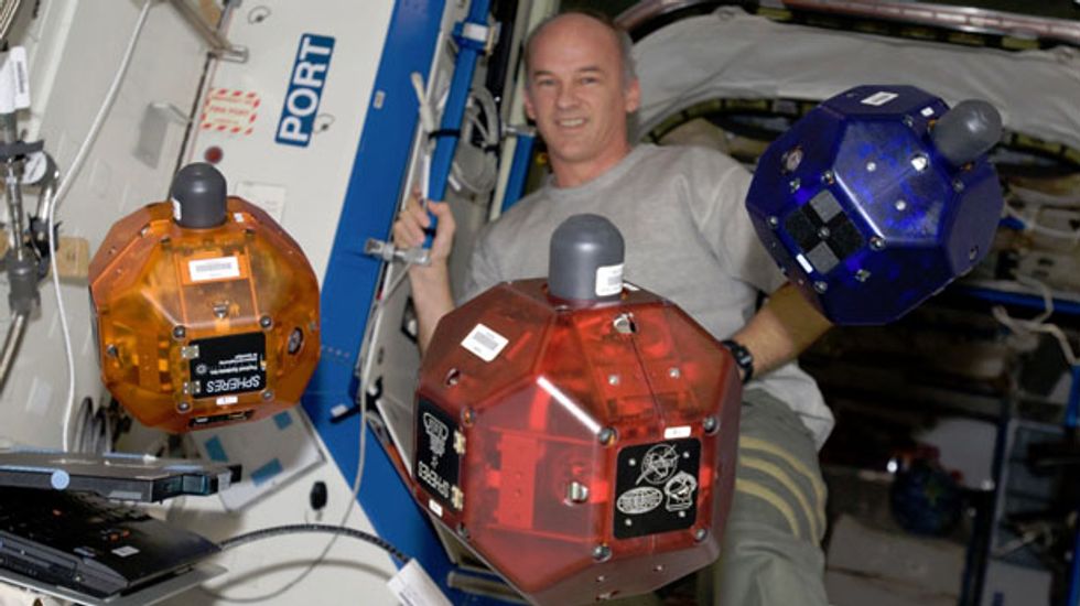 NASA to send Google smartphones for Star Wars-inspired hovering robots to space station