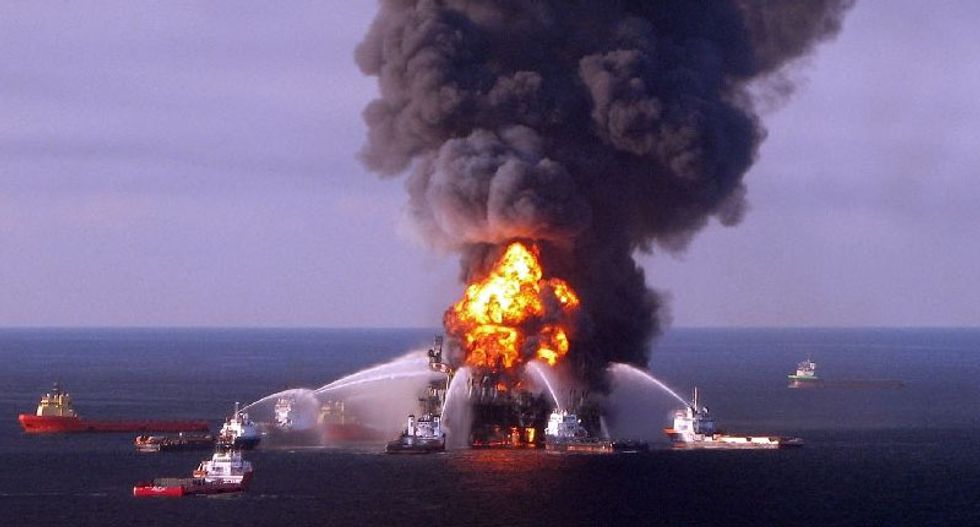 'Deepwater Horizon' is shockingly fossil fuel-friendly for an oil rig disaster film