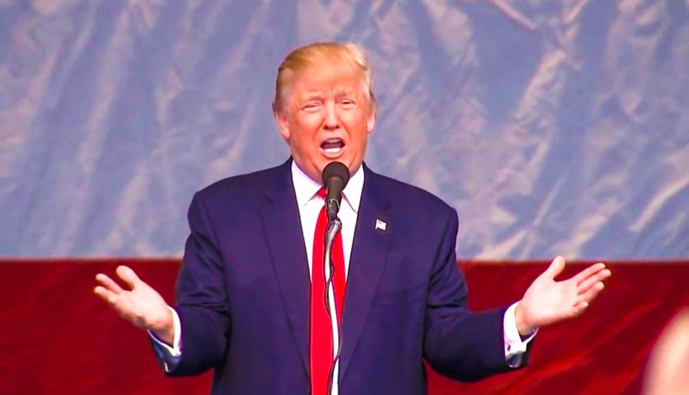 Trump fact-checked after trying to pass off 4-year-old photo showing support for him as new