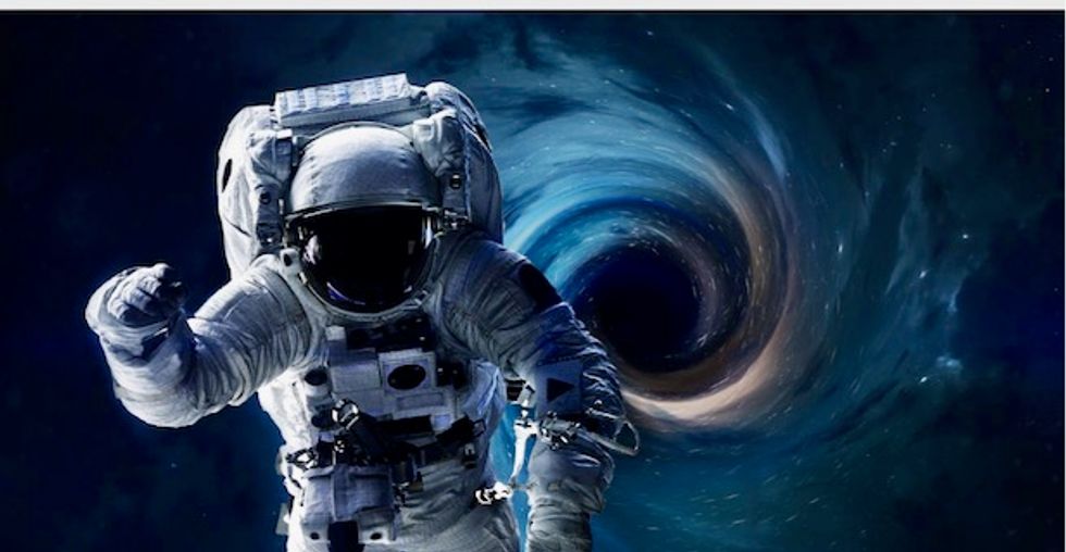 Rotating black holes may serve as gentle portals for hyperspace travel