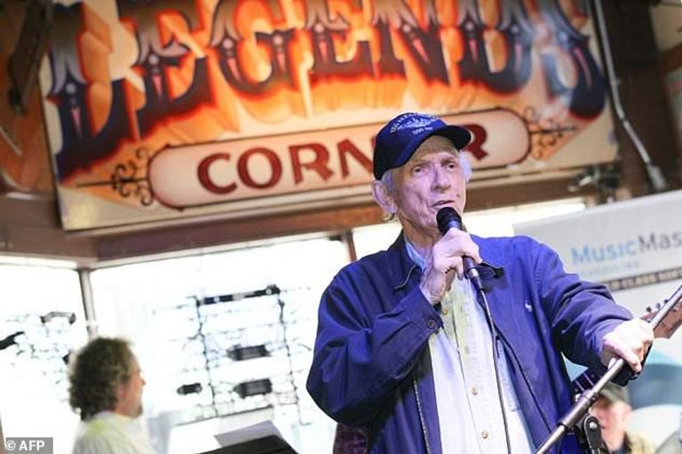 Country music legend Mel Tillis dead at 85: publicist