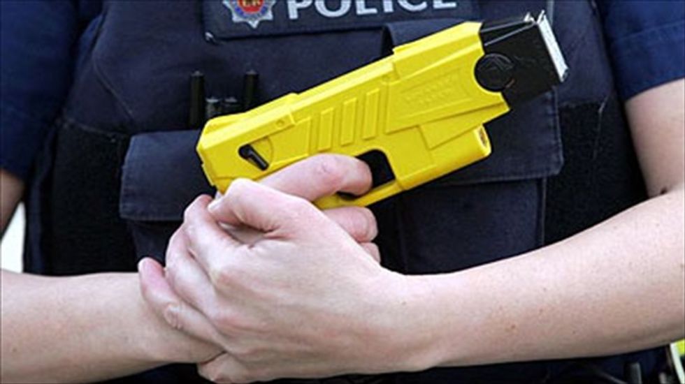 Oklahoma officer kills suspect after confusing gun with Taser: officials