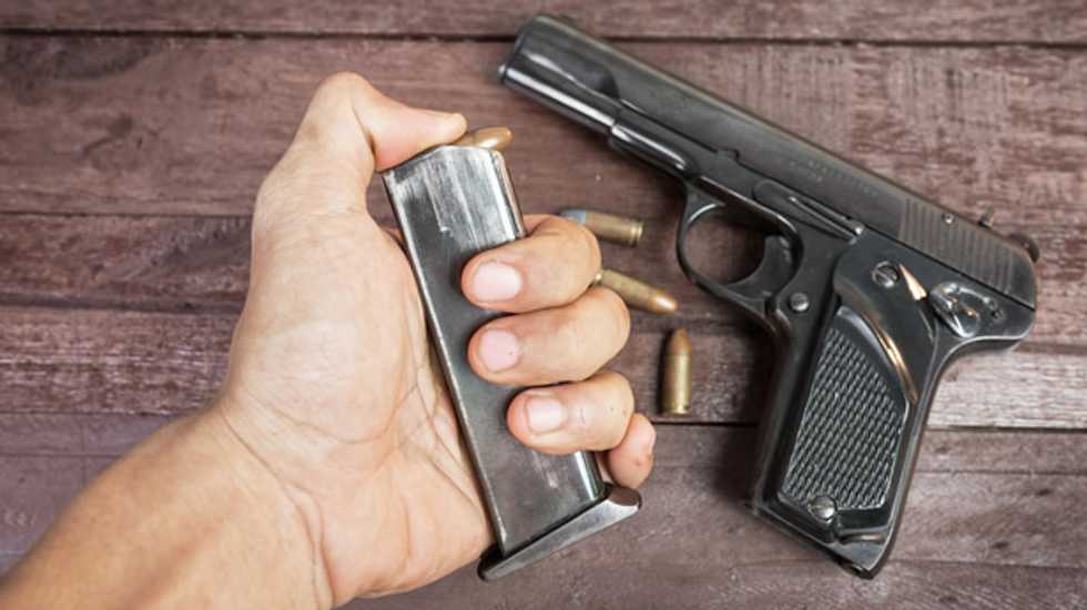 Las Vegas woman went home to get son and his gun before confronting road rage gunman: police