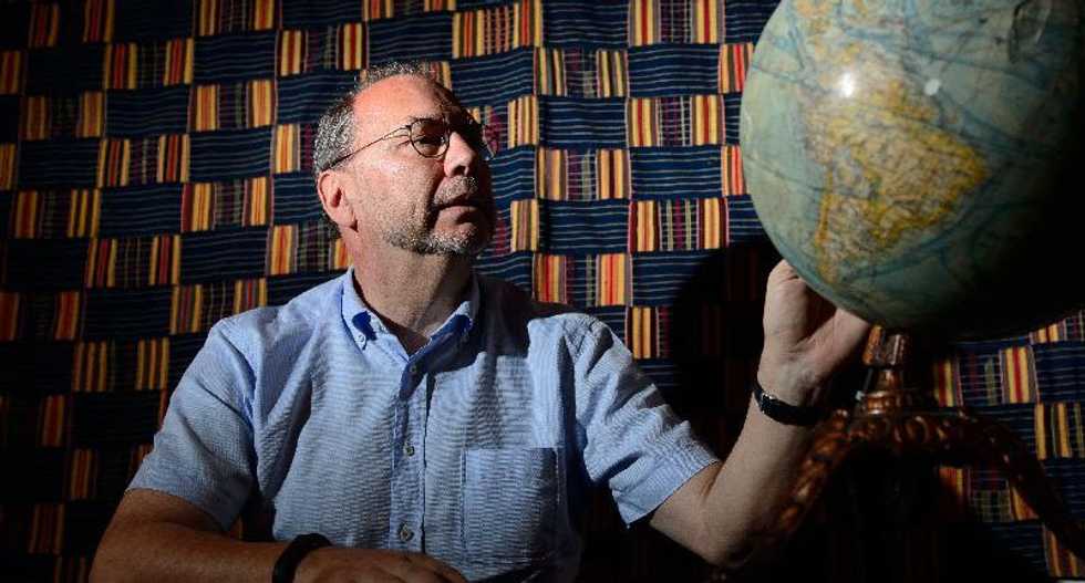 Virus pioneer warns of Ebola 'perfect storm': Everything is there for it to snowball