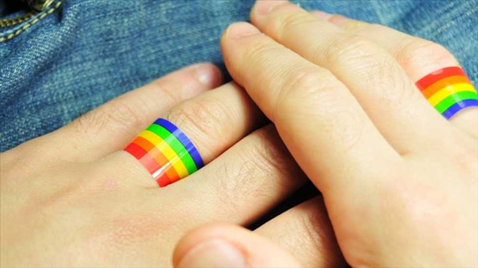 MN man upset over hand-holding in gay bar shoots couple with BB gun, shouts Bible verses