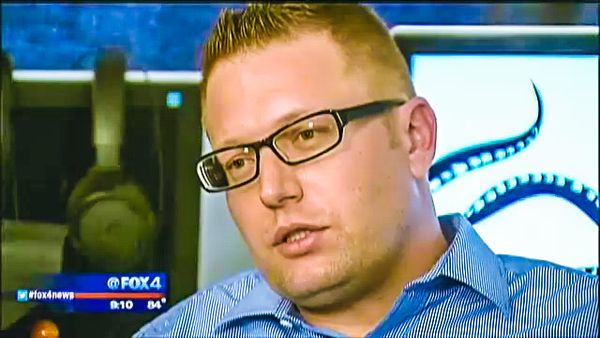 Marine gets death threats after confronting Texas assault rifle activists on public street