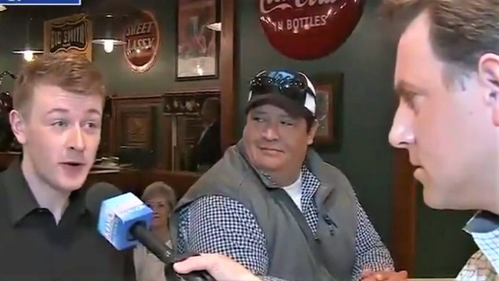 Fox News reporter thrown for a loop after man in Missouri diner praises AOC’s Green New Deal