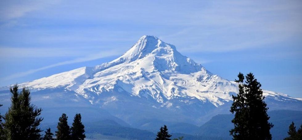 Climber badly hurt in fall, others stranded on Mount Hood, Oregon