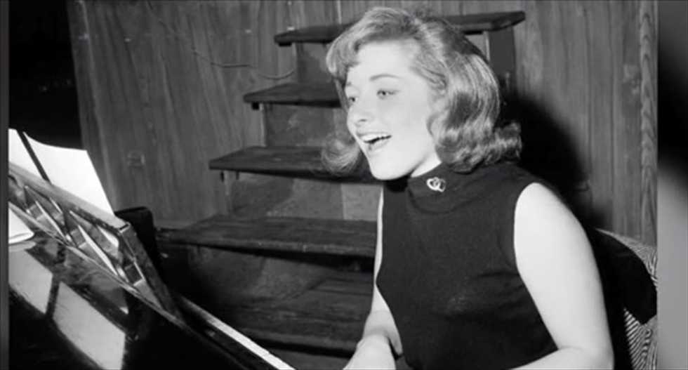 Singer, songwriter Lesley Gore of 'It's My Party' fame dies at 68