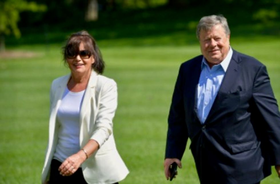 Melania Trump's immigrant parents become US residents