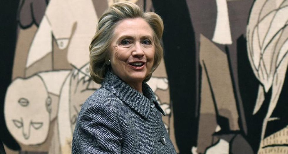 'Obama meets FedEx': Twitter turns Hillary Clinton's 'H' logo into target for ridicule