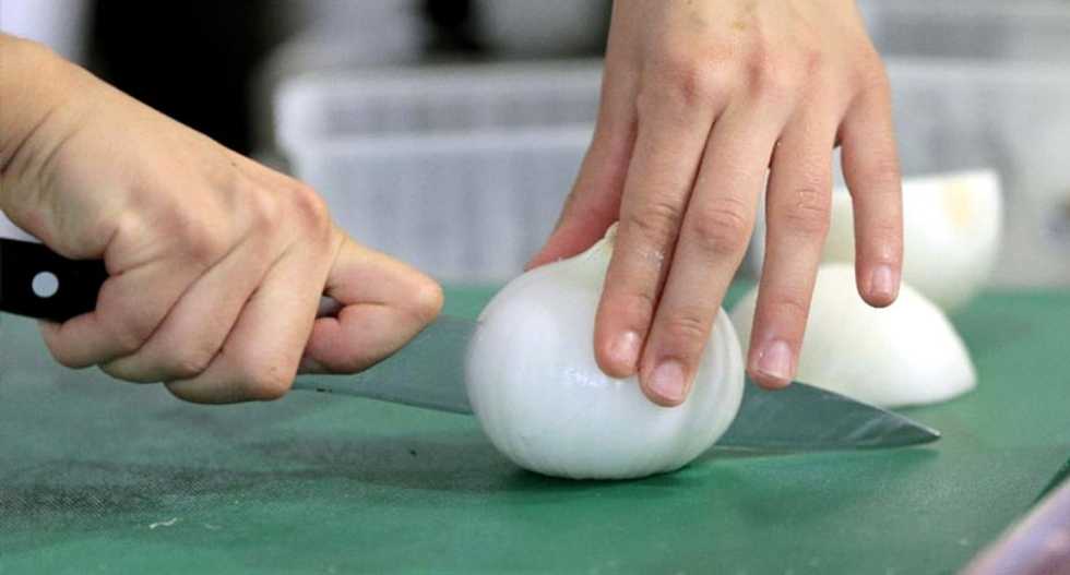 Japanese company 'makes tear-free onions'