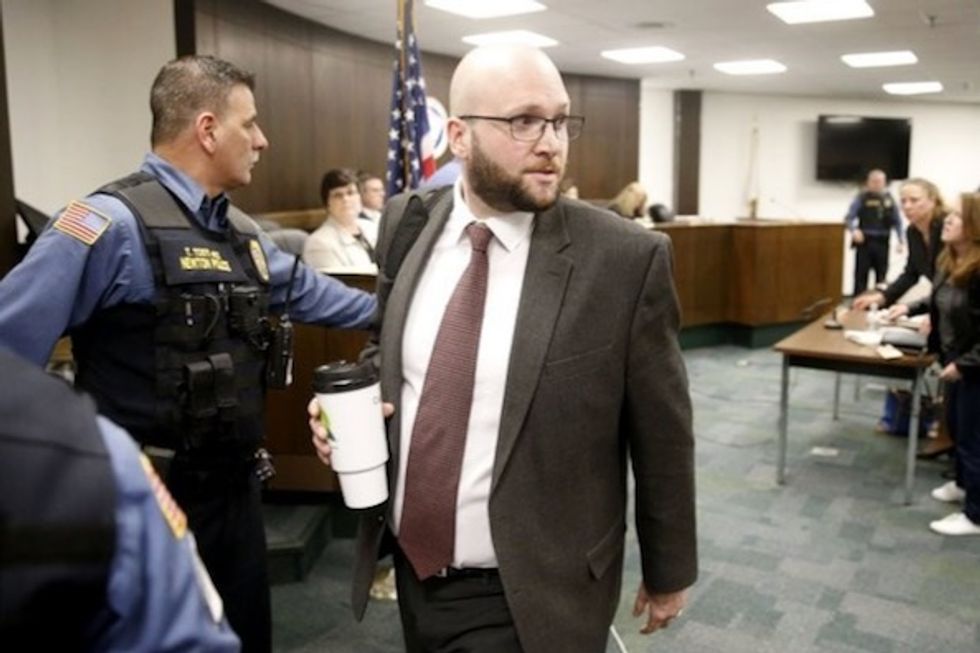 'Hell no,' NJ mayor mired in Parkland controversy won't go!