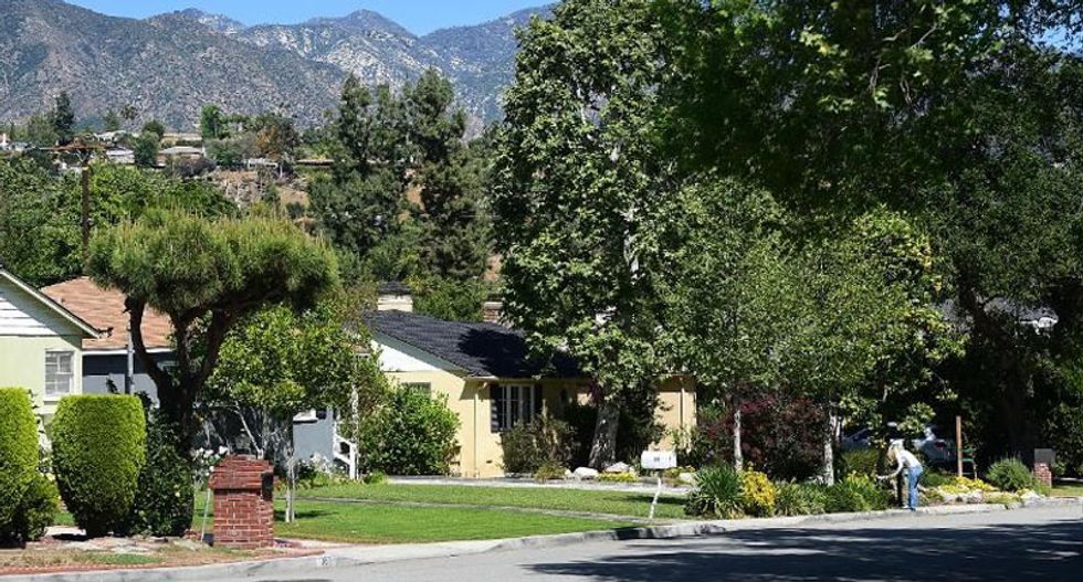 Lawns are the No. 1 irrigated 'crop' in America -- and they need to die