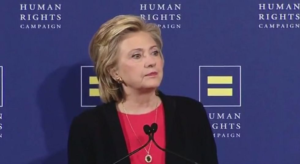 Clinton tacks to the left ahead of Democratic debate