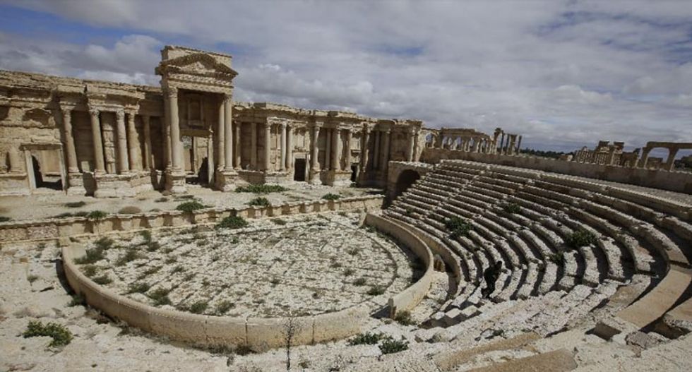 Islamic State jihadists use Palmyra's Roman theatre to execute 20 men