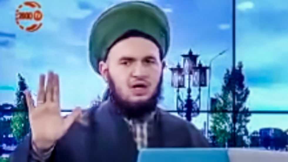 Televangelist warns viewers: Masturbating men 'will find their hands pregnant in the afterlife'