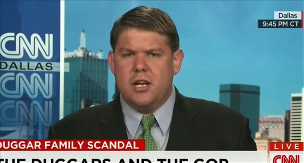 Conservative CNN guest: It's 'irresponsible' for Mike Huckabee or any Republican to back the Duggars