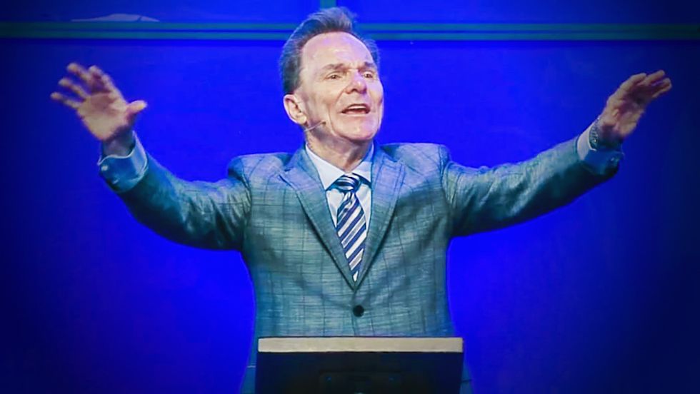 Duggar family pastor likens Caitlyn Jenner's 'sins' against God to abusing children and family members