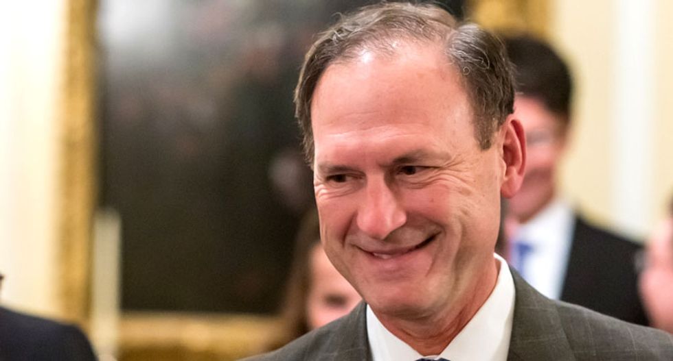 Justice Alito defends lethal injection 'expert' who did his research on drugs.com