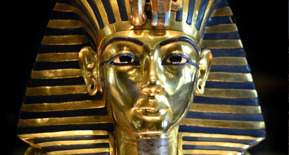 Scans of Tutankhamun tomb show '90 percent chance' of hidden chambers