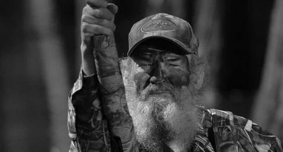 Duck Dynasty star Si Robertson: Atheists don't exist because they use calendars