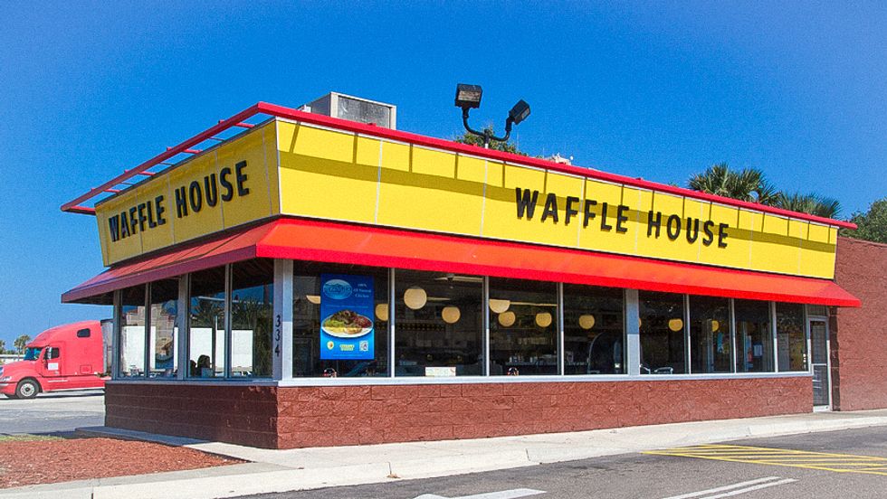 Florida mom ditches crying kids at Waffle House to go drinking at bar -- and never comes back