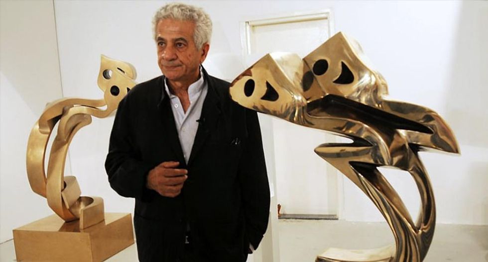 Iran's top sculptor dedicates work to Cecil the lion