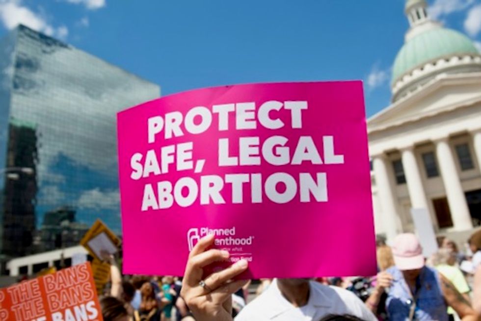 Protests as court weighs fate of Missouri's sole abortion clinic