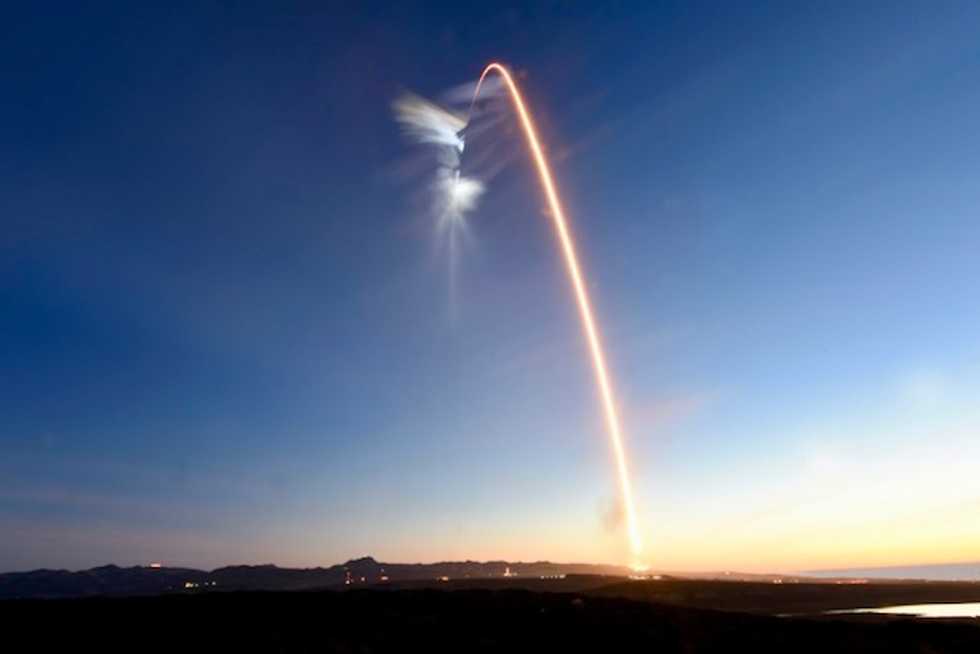 SpaceX blasts off with Iridium satellite payload