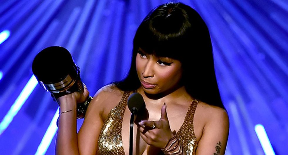 VMAs 2015: Nicki Minaj calls Miley Cyrus 'b*tch' on stage at MTV awards
