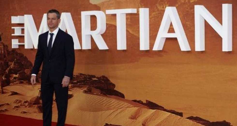 Space experts swoon for 'The Martian' despite inaccuracies