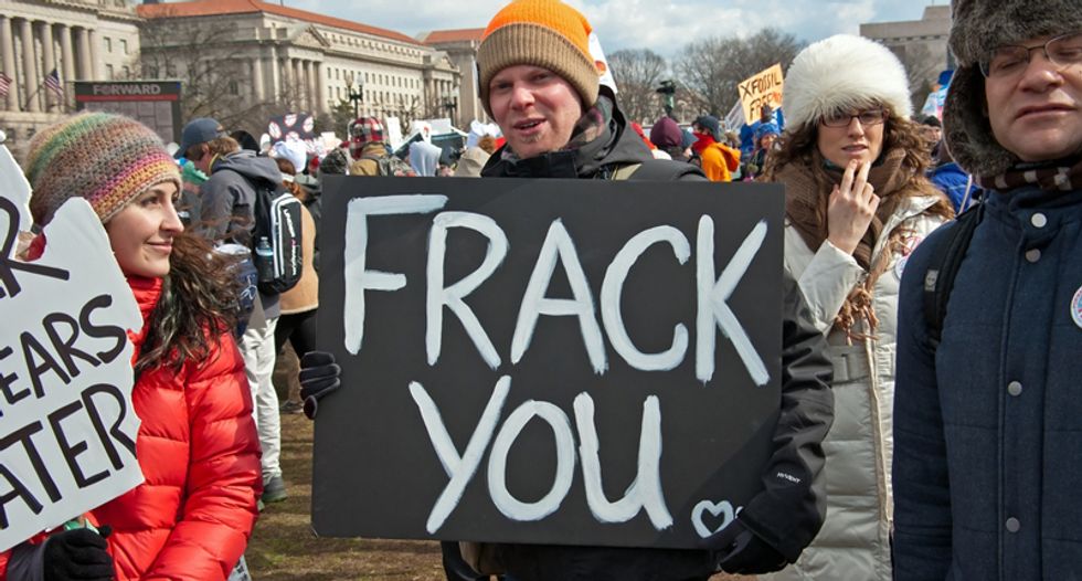 Twilight of the frackers: Industry in total collapse as layoffs increase and bankruptcies grow