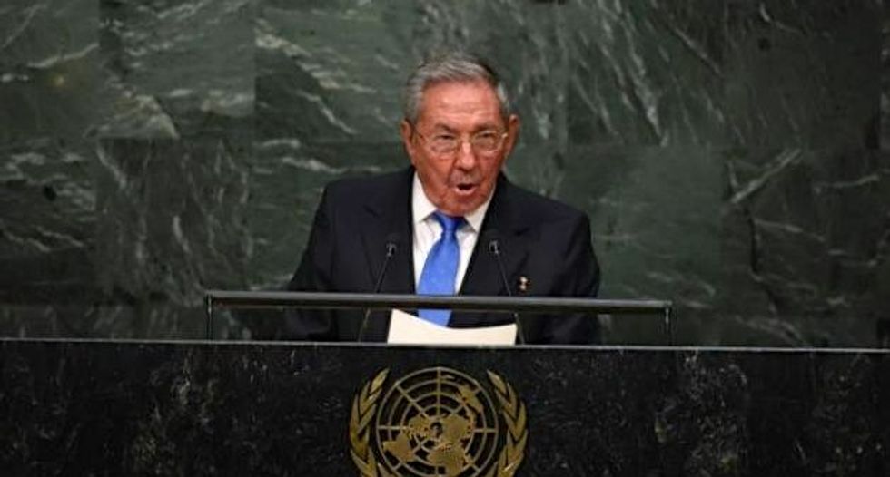 Obama, Castro call for end to an embargo on Cuba 'that should not be in place anymore' at United Nations