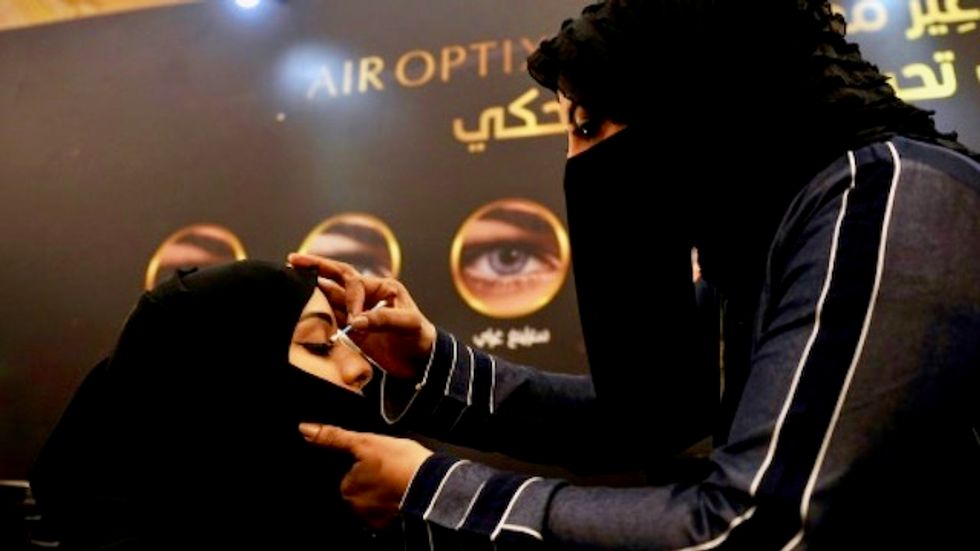 Saudi women use wedding contracts to assert right to drive