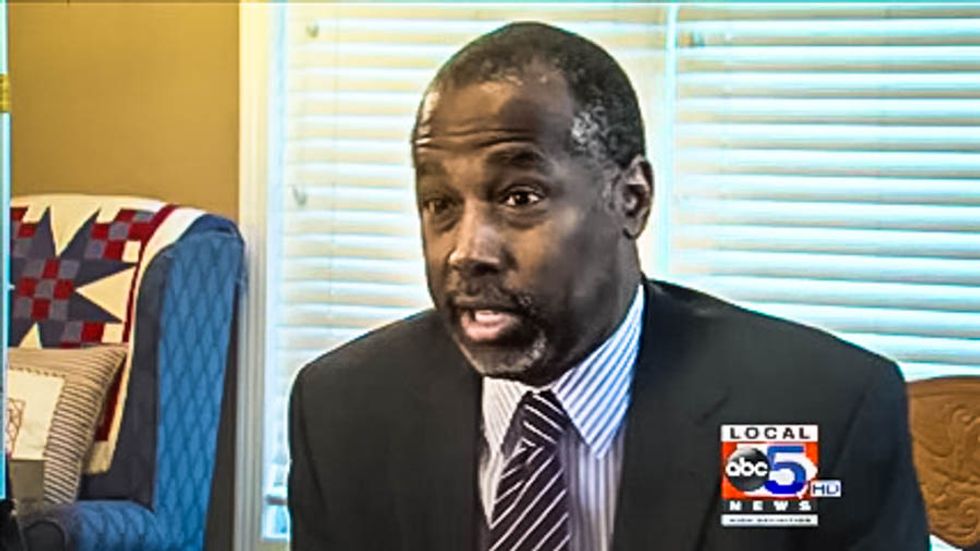 Ben Carson might be lying about stabbing people and getting robbed -- but why?