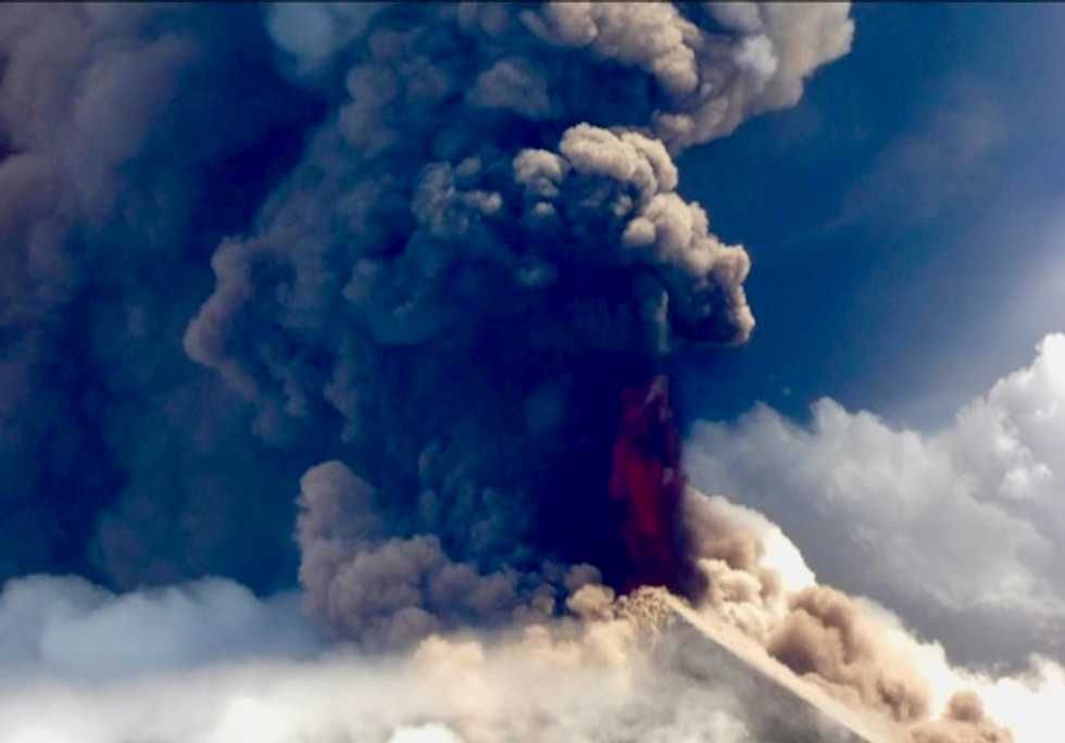 Papua New Guinea deploys army to help volcano emergency