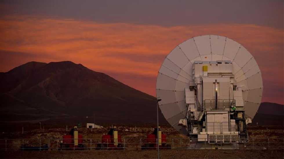 State-of-the-art ALMA telescope in Chile sizes up Pluto's orbit