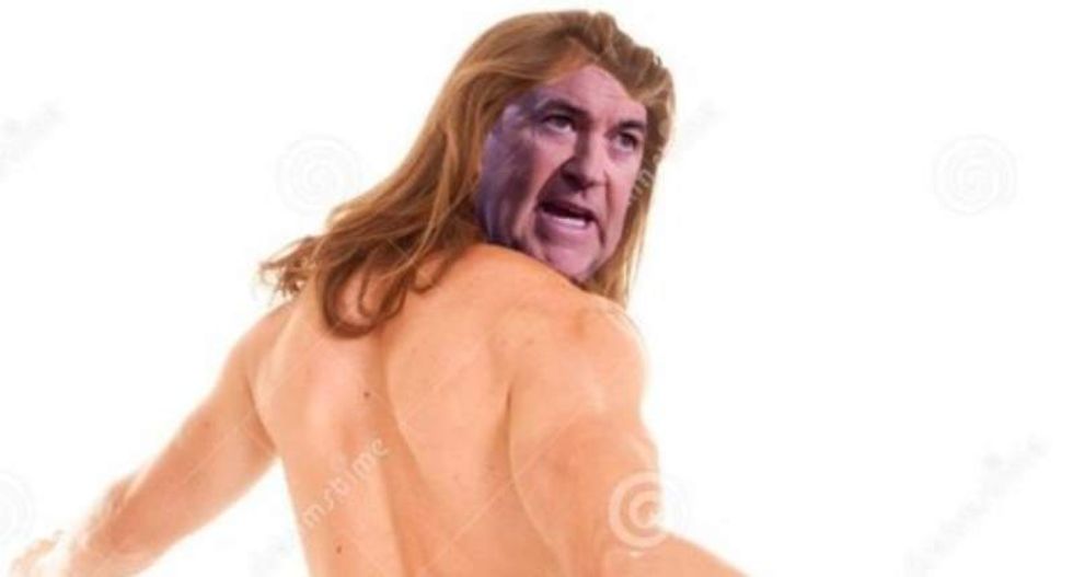 Mike Huckabee's plan to rip Hillary backfires as Twitter users hilariously mock him